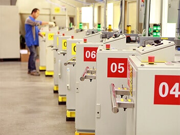 Bei der Beleuchtung von Lagerhallen, Logistikhallen, Werkshallen und Produktionshallen werden häufig COB-LEDs verwendet.