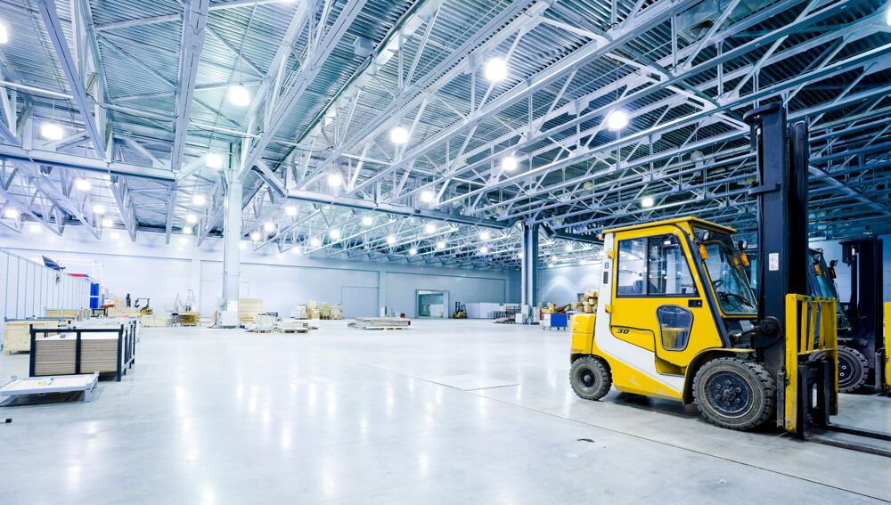 High-bay LED lighting in an industrial hall – a typical application environment for WICOP LEDs